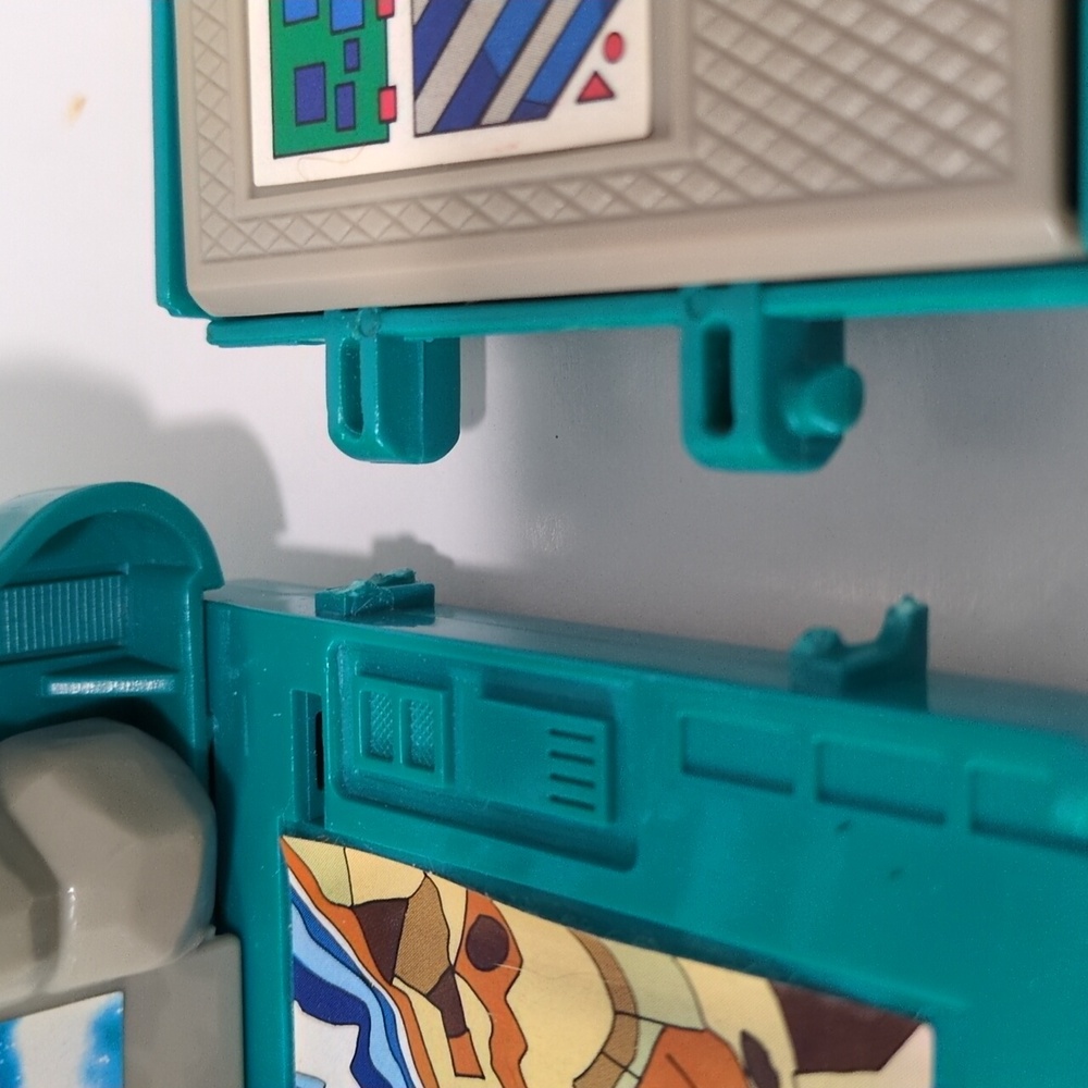 Vintage Battle Beast Shocking Shark Transport Station - Picture 8 of 10
